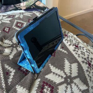 Kindle Fire HD 10 (11th Generation) - EUC